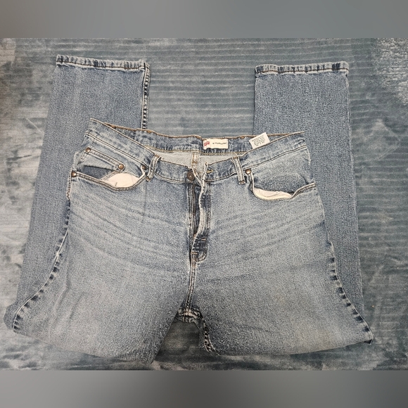 Mens Wrangler Slim Straight Blue Jeans! - Picture 2 of 6